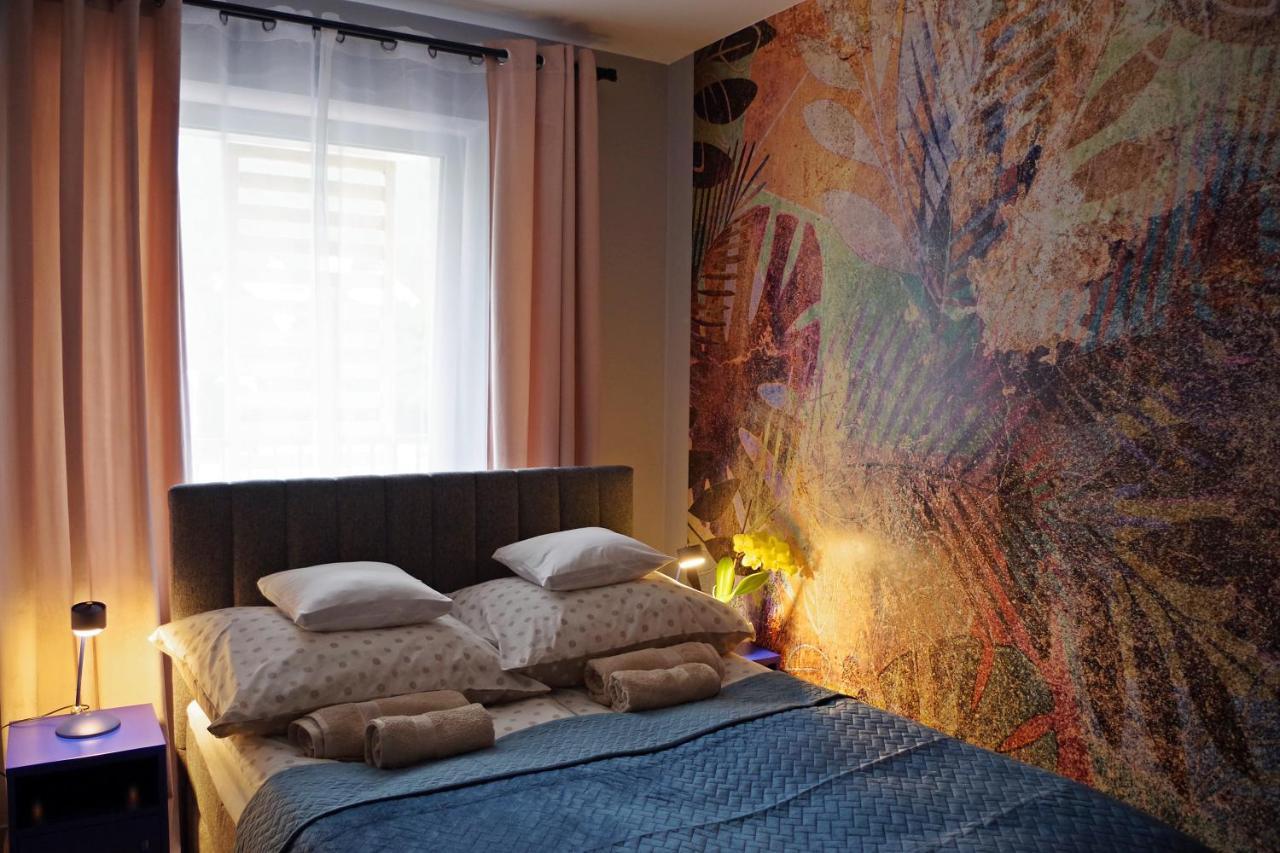 Mech & Paprocie Apartment *