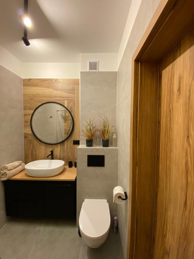 Mech & Paprocie Apartment