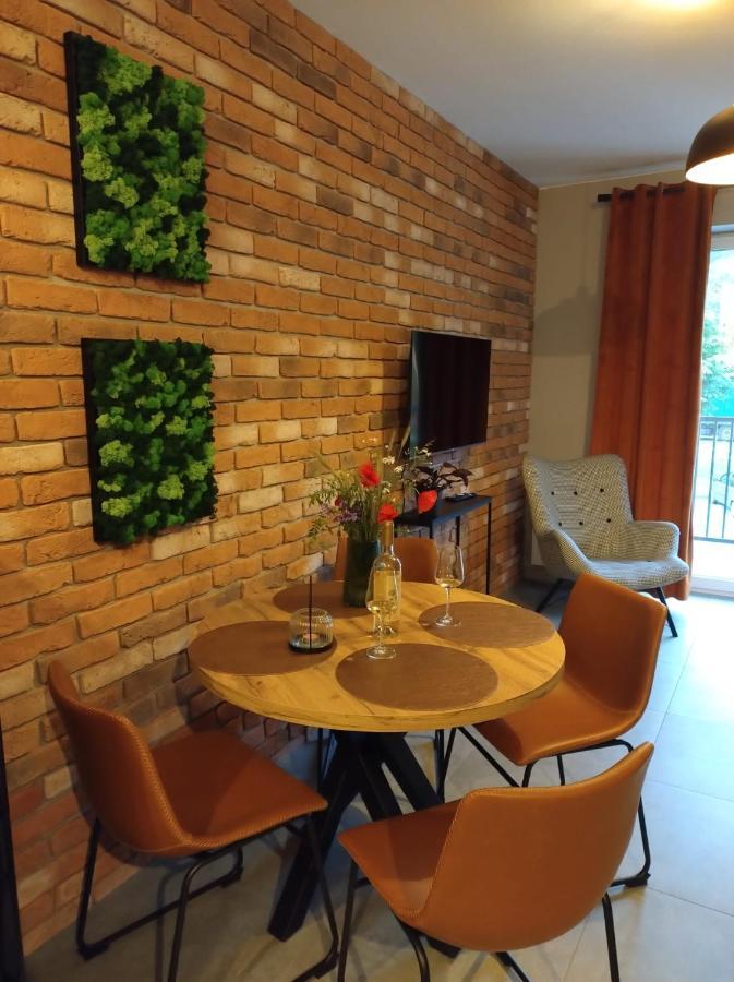 Mech & Paprocie Apartment *